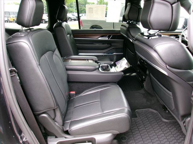 Certified 2025 Jeep Grand Wagoneer 4WD image 10