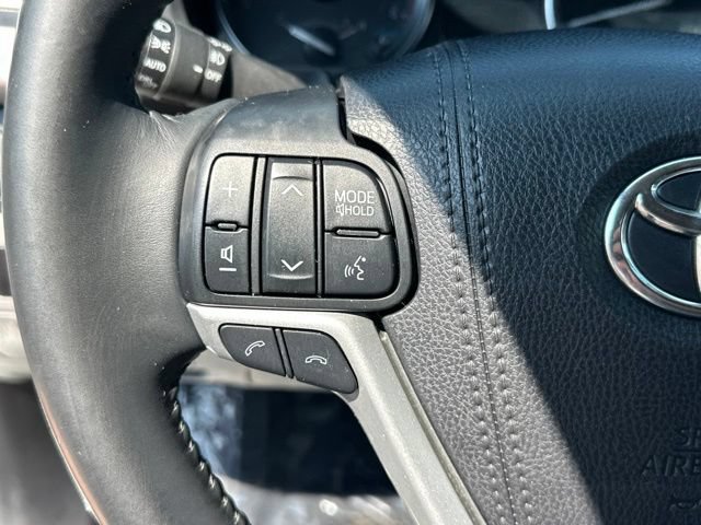 Used 2019 Toyota Highlander XLE AWD/4WD image 9