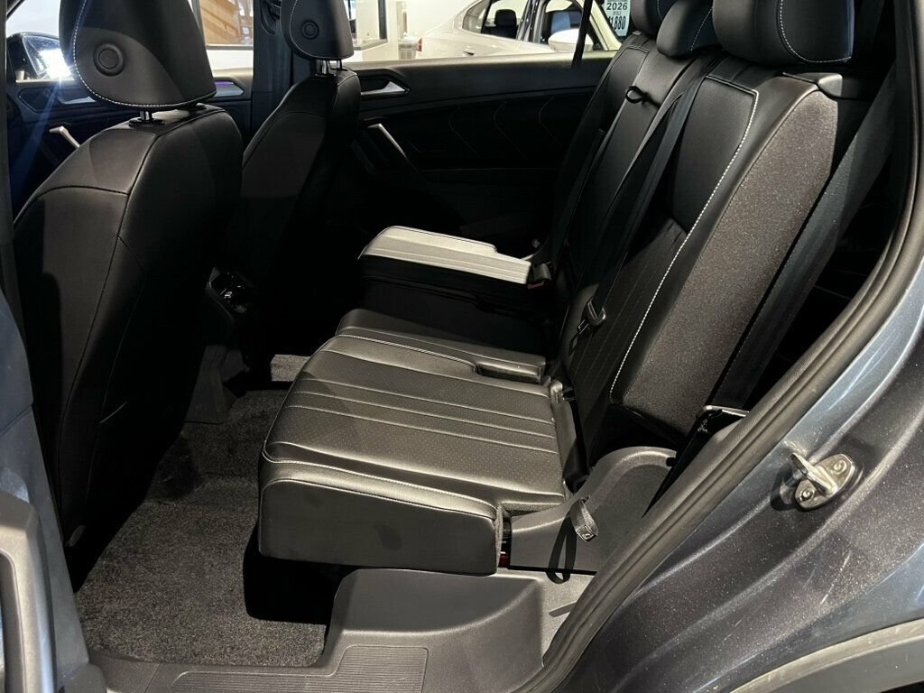 Used 2024 Volkswagen Tiguan SE R-Line FWD image 15
