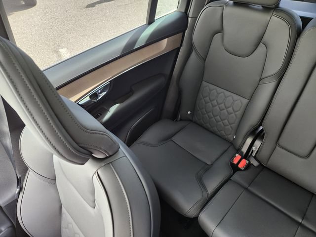 New 2026 Volvo XC90 T8 Plus w/ Protection Package AWD/4WD image 13