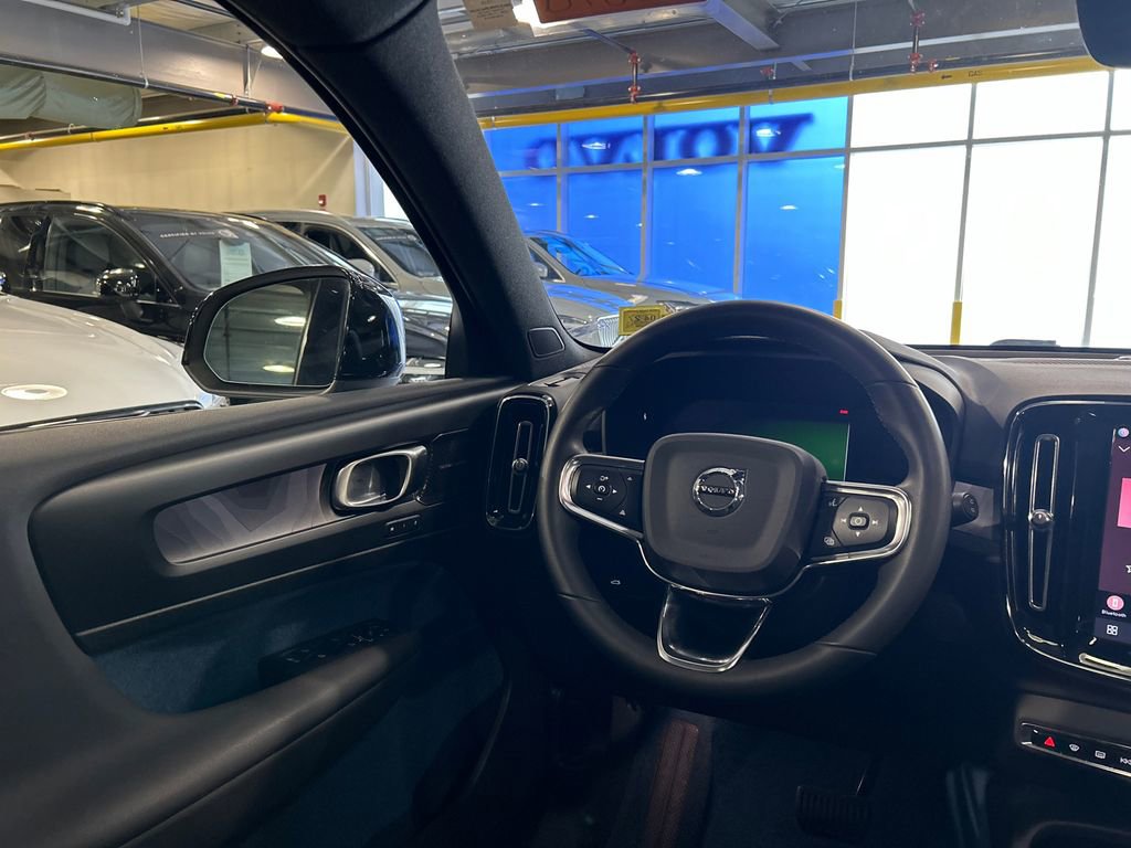 Certified 2023 Volvo XC40 Recharge Ultimate image 24