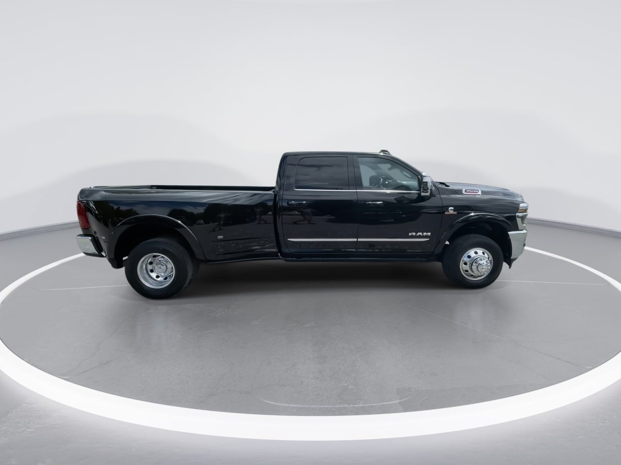 New 2026 RAM 3500 Limited AWD/4WD image 2