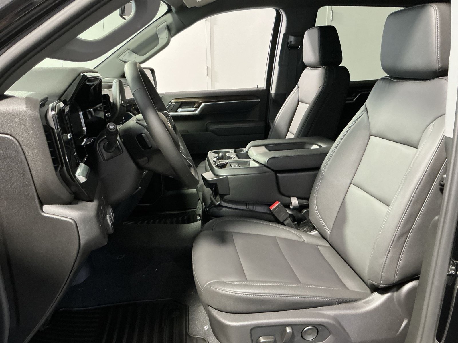 New 2026 Chevrolet Silverado 1500 LT w/ Leather Package AWD/4WD image 14