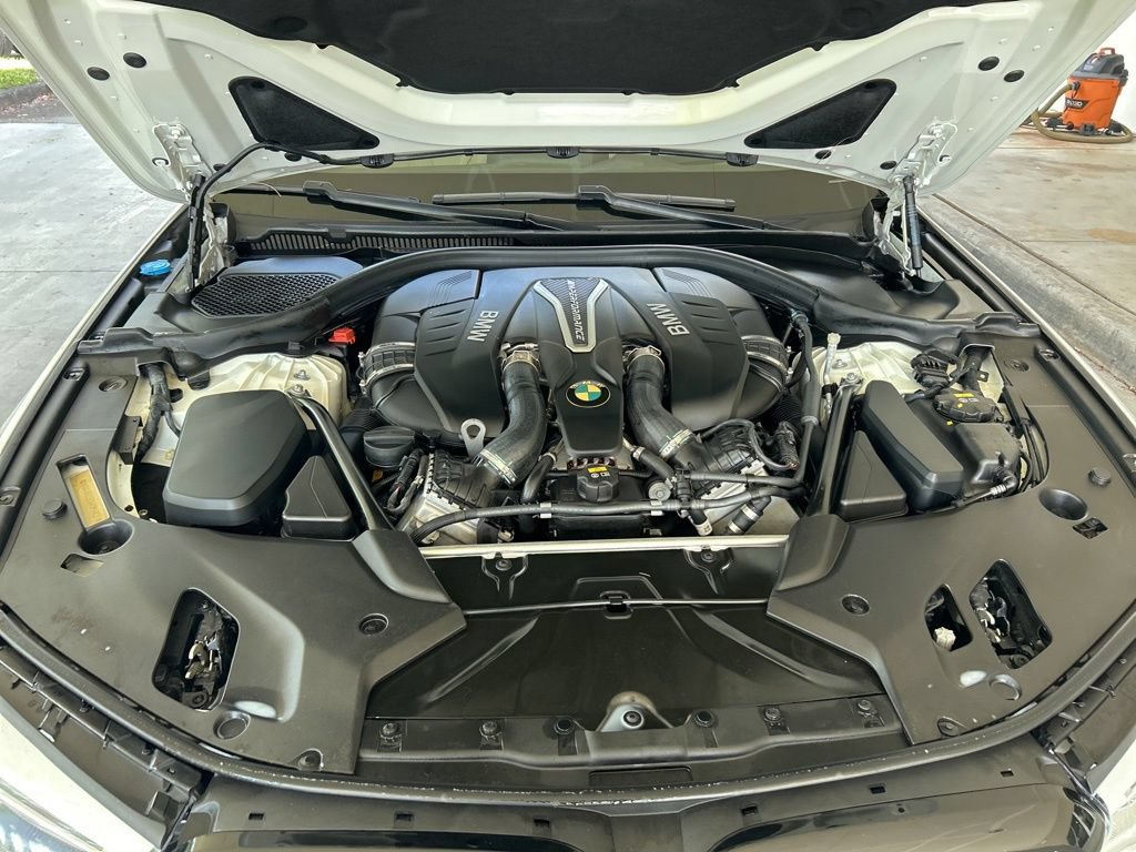 Used 2019 BMW M550i xDrive w/ Dynamic Handling Package AWD/4WD image 12