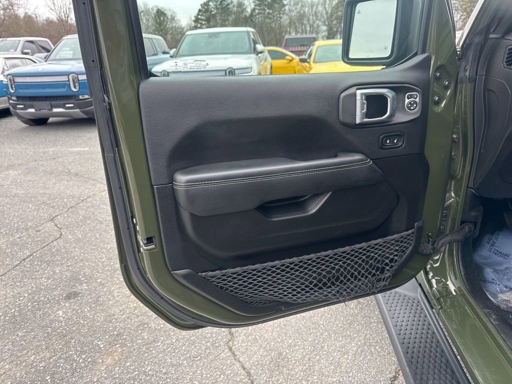 Used 2022 Jeep Wrangler Unlimited Sahara w/ Cold Weather Group image 26