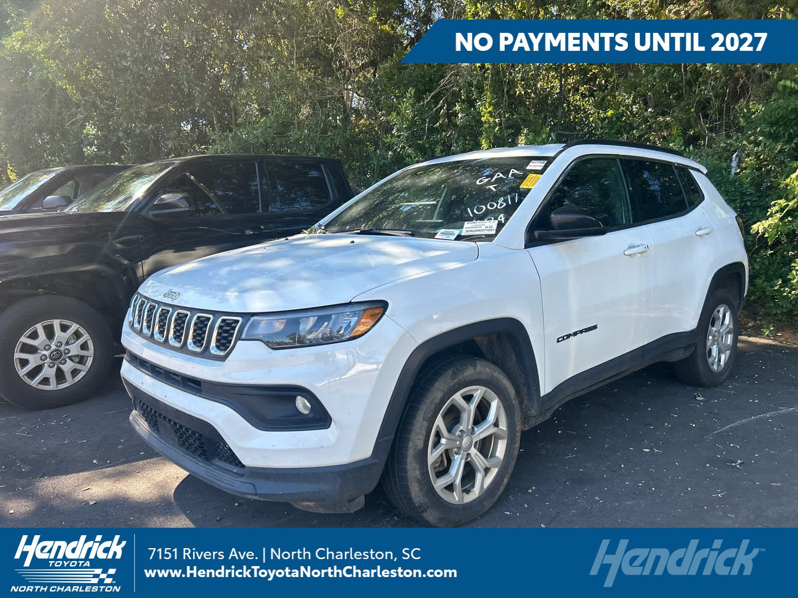 Used 2024 Jeep Compass Latitude AWD/4WD image 1