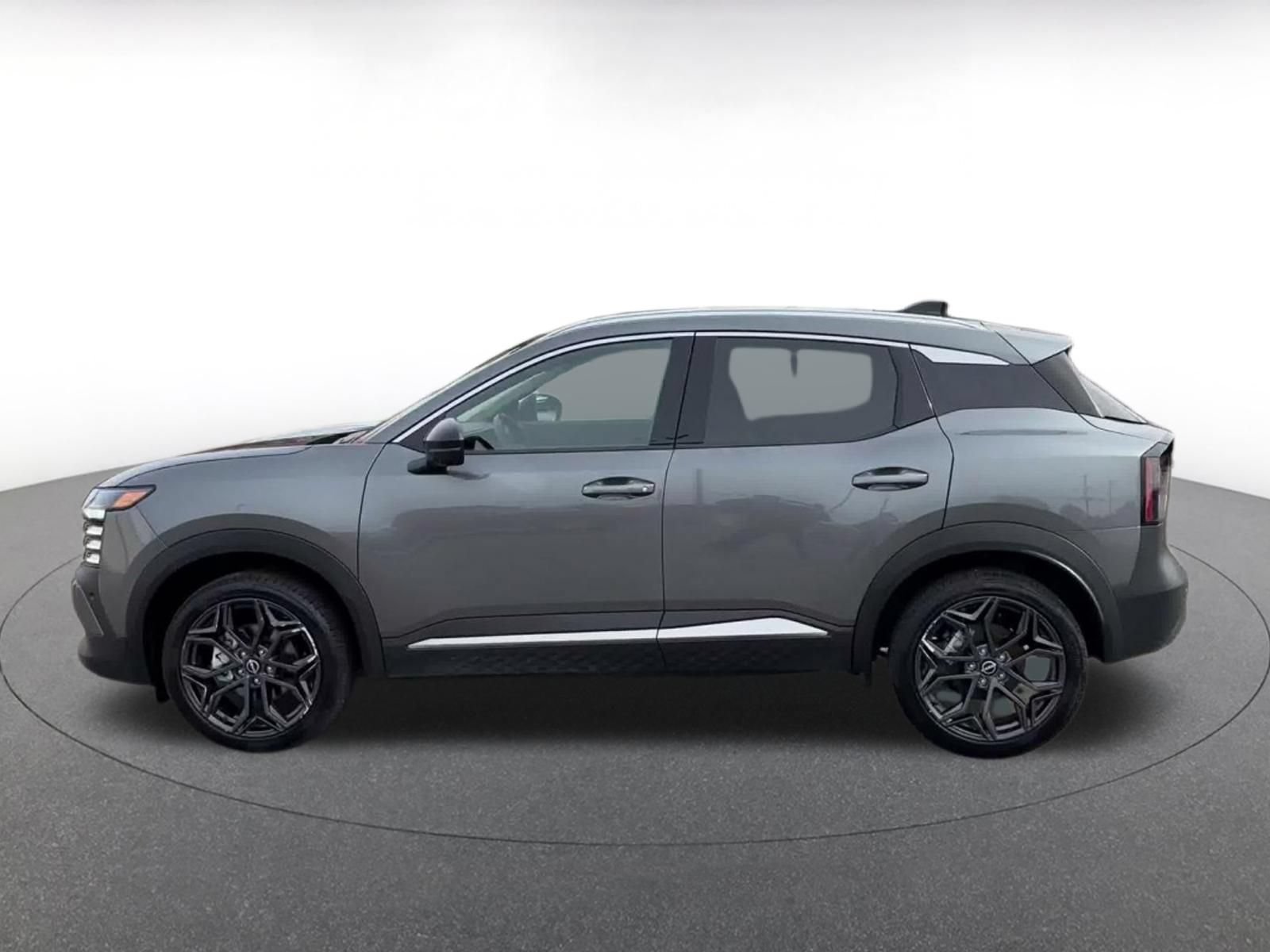 Used 2026 Nissan Kicks SR AWD/4WD image 8