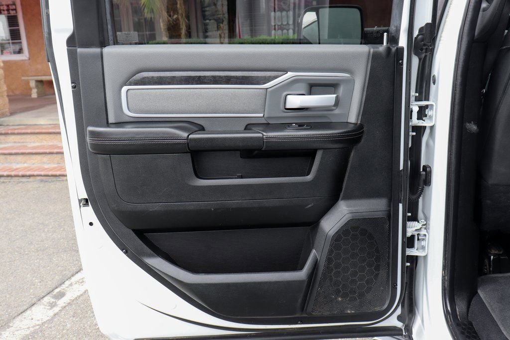 Used 2021 RAM 3500 Big Horn image 32