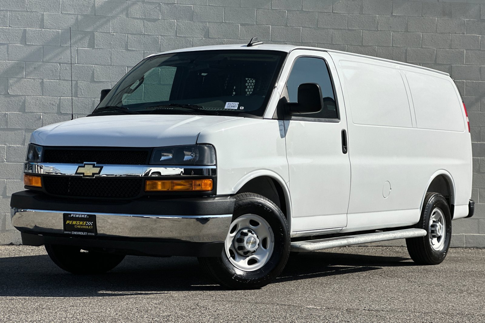Used 2025 Chevrolet Express 2500 w/ Driver Convenience Package RWD image 8