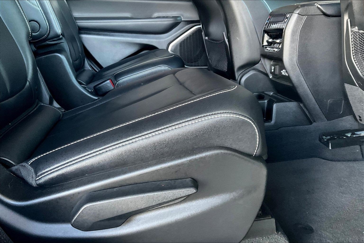 Used 2022 Jeep Grand Cherokee L Limited w/ Trailer Tow Group (B) image 18