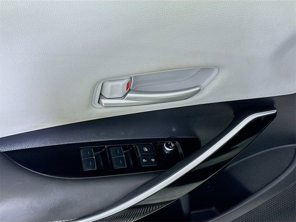 Used 2019 Toyota Corolla XSE image 21