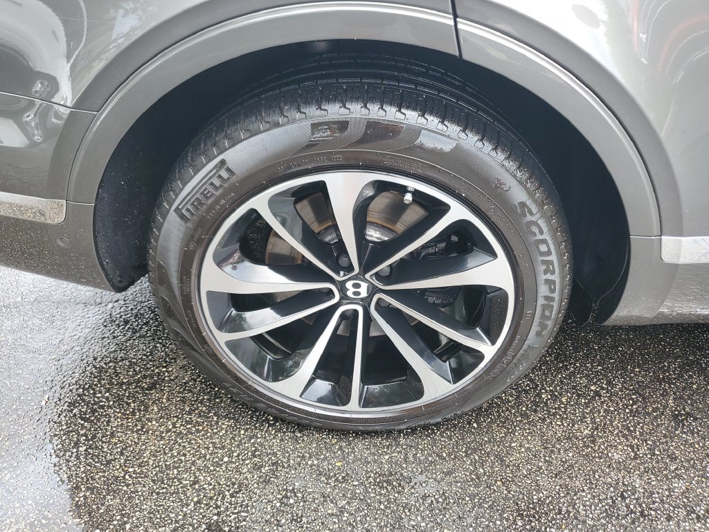 Used 2018 Bentley Bentayga AWD/4WD image 7