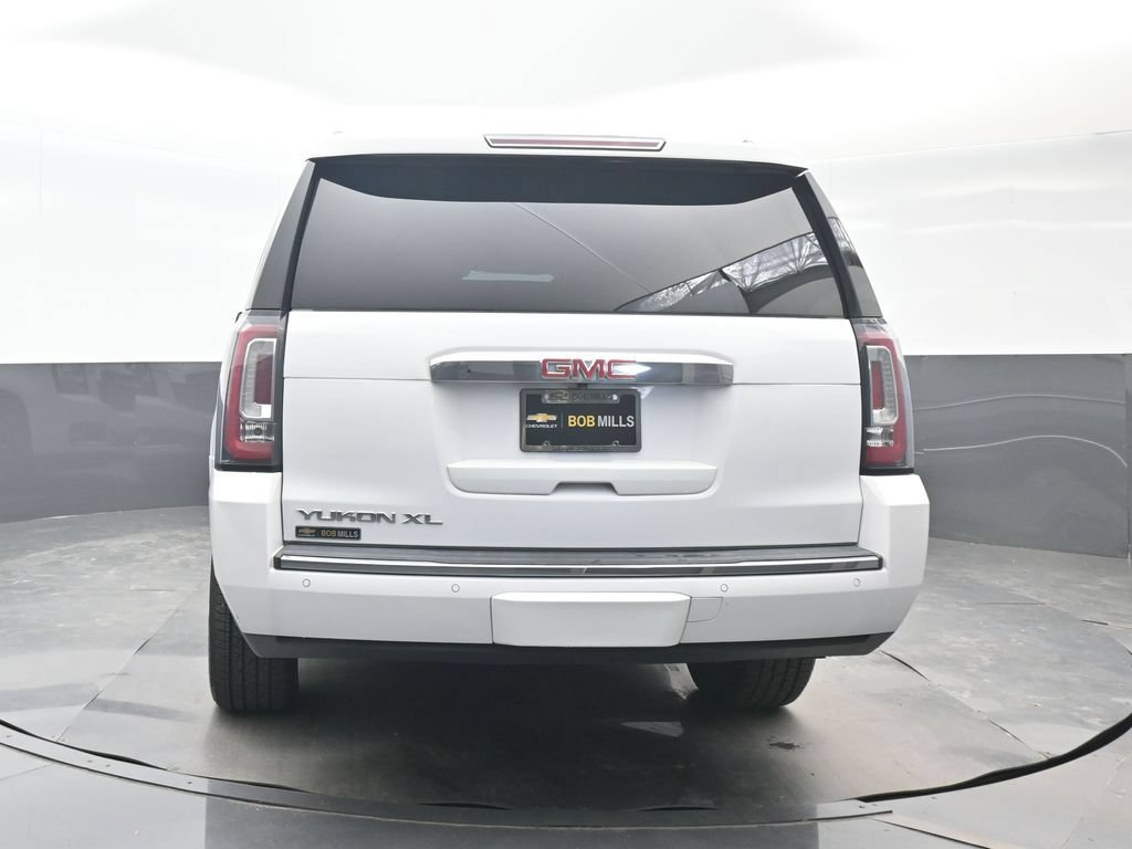 Used 2020 GMC Yukon XL Denali RWD image 5