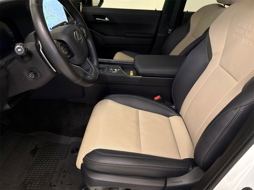 Used 2024 Lexus GX 550 image 18