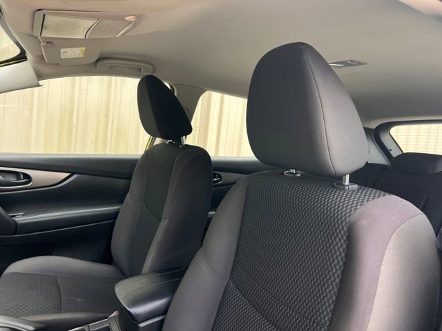 Used 2020 Nissan Rogue Sport S image 14