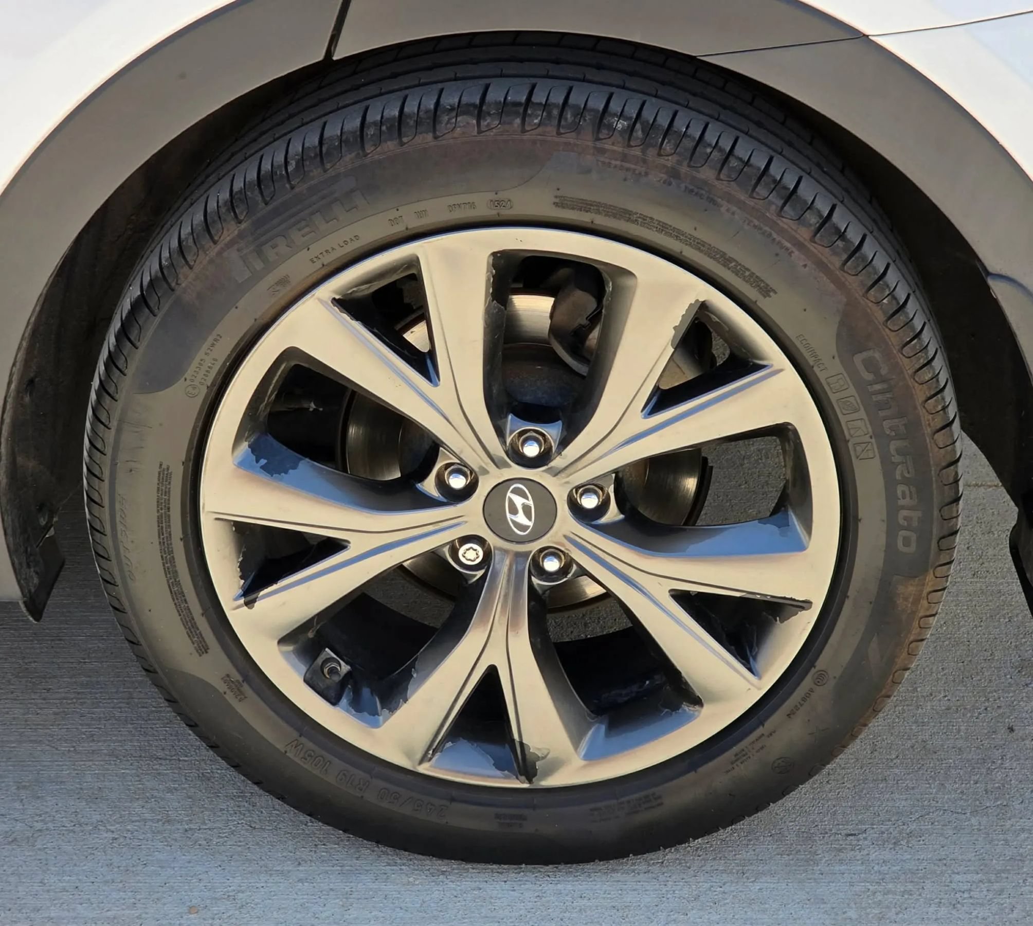 Used 2018 Hyundai Santa Fe Sport w/ Cargo Package FWD image 34
