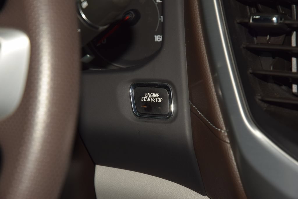 Used 2021 GMC Acadia SLE w/ Driver Convenience Package FWD image 34