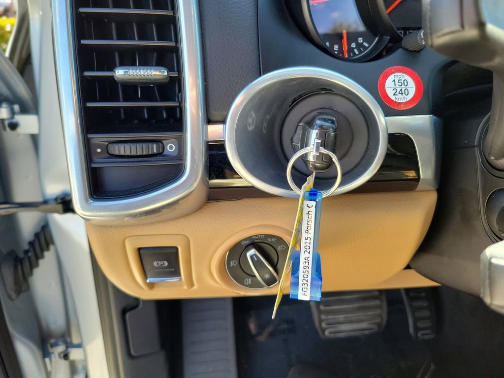 Used 2015 Porsche Cayenne Diesel image 25