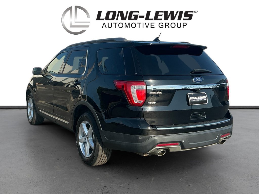 Used 2018 Ford Explorer XLT w/ Equipment Group 202A FWD image 4