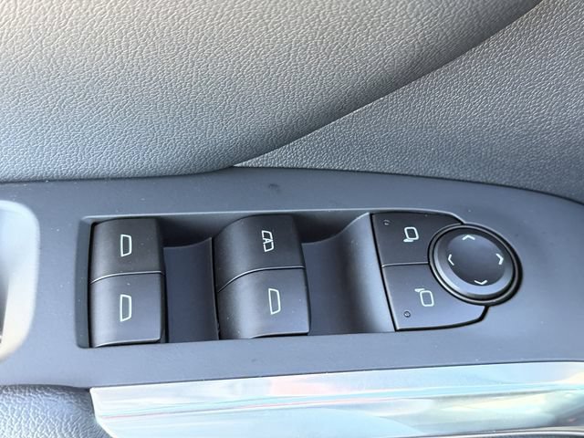 New 2026 Chevrolet Traverse LT w/ Sun and Wheel Package FWD image 23