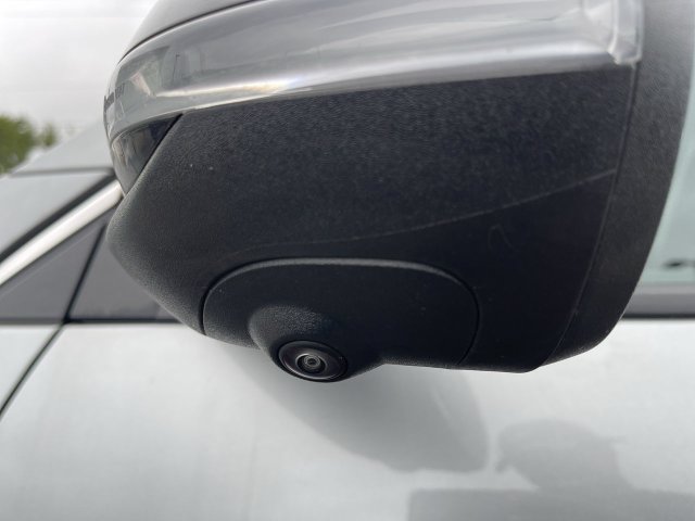 Used 2026 Chevrolet Traverse LT w/ Driver Confidence Package FWD image 3