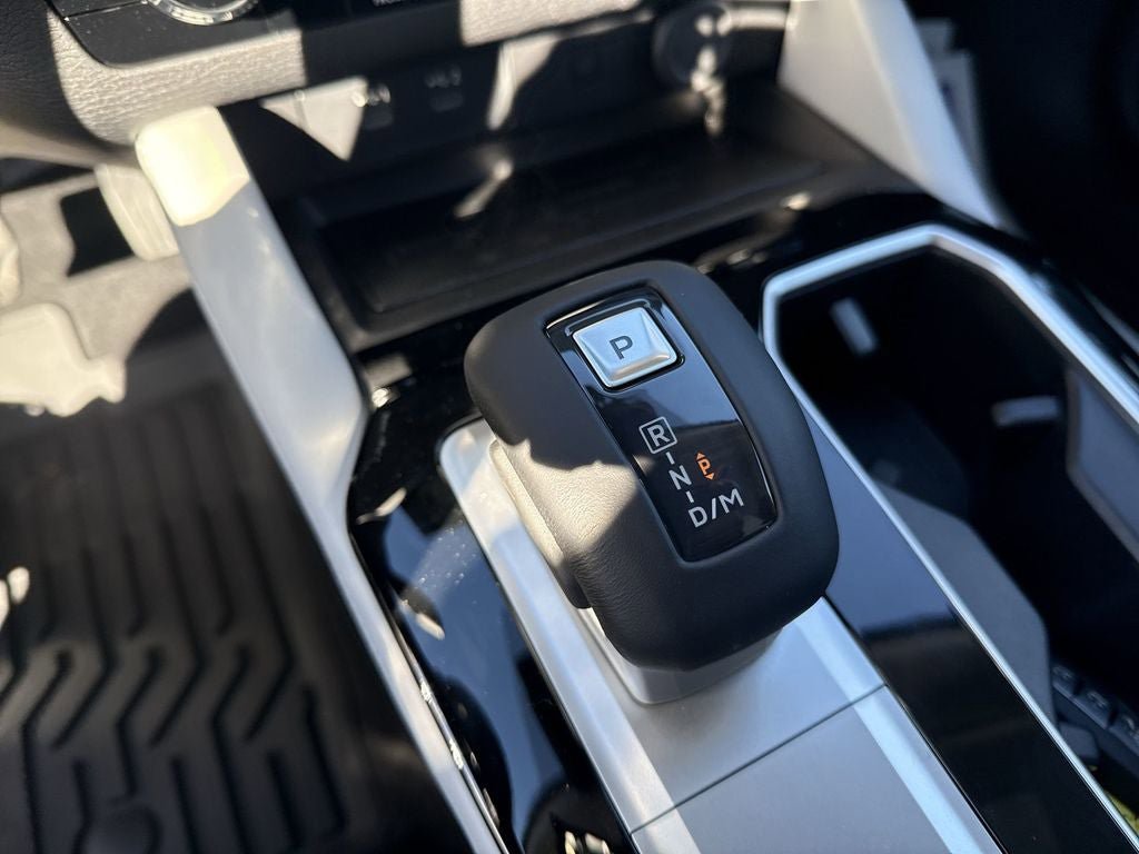 New 2025 Mitsubishi Outlander SE image 34