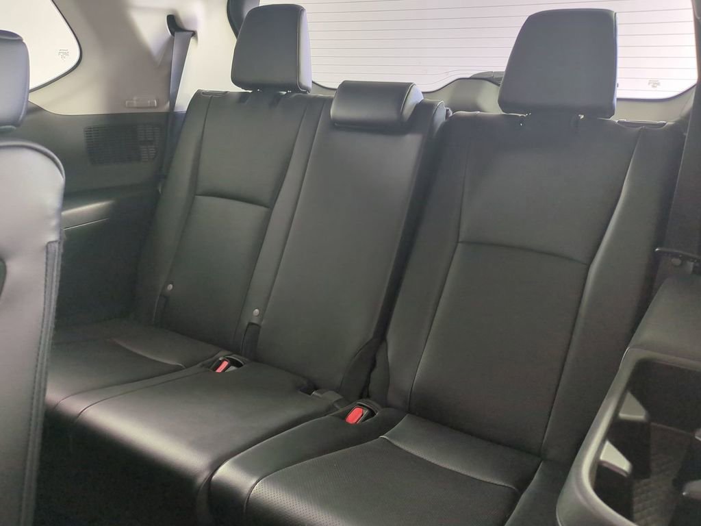 Used 2024 Toyota Grand Highlander Limited image 16