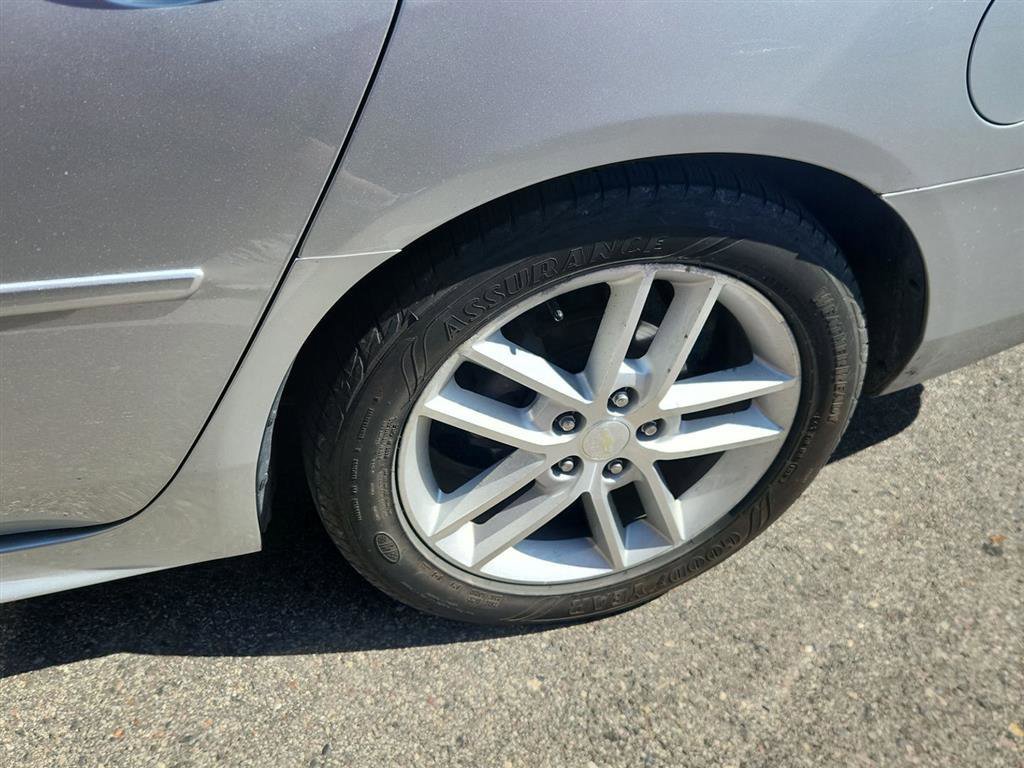 Used 2013 Chevrolet Impala LTZ FWD image 7