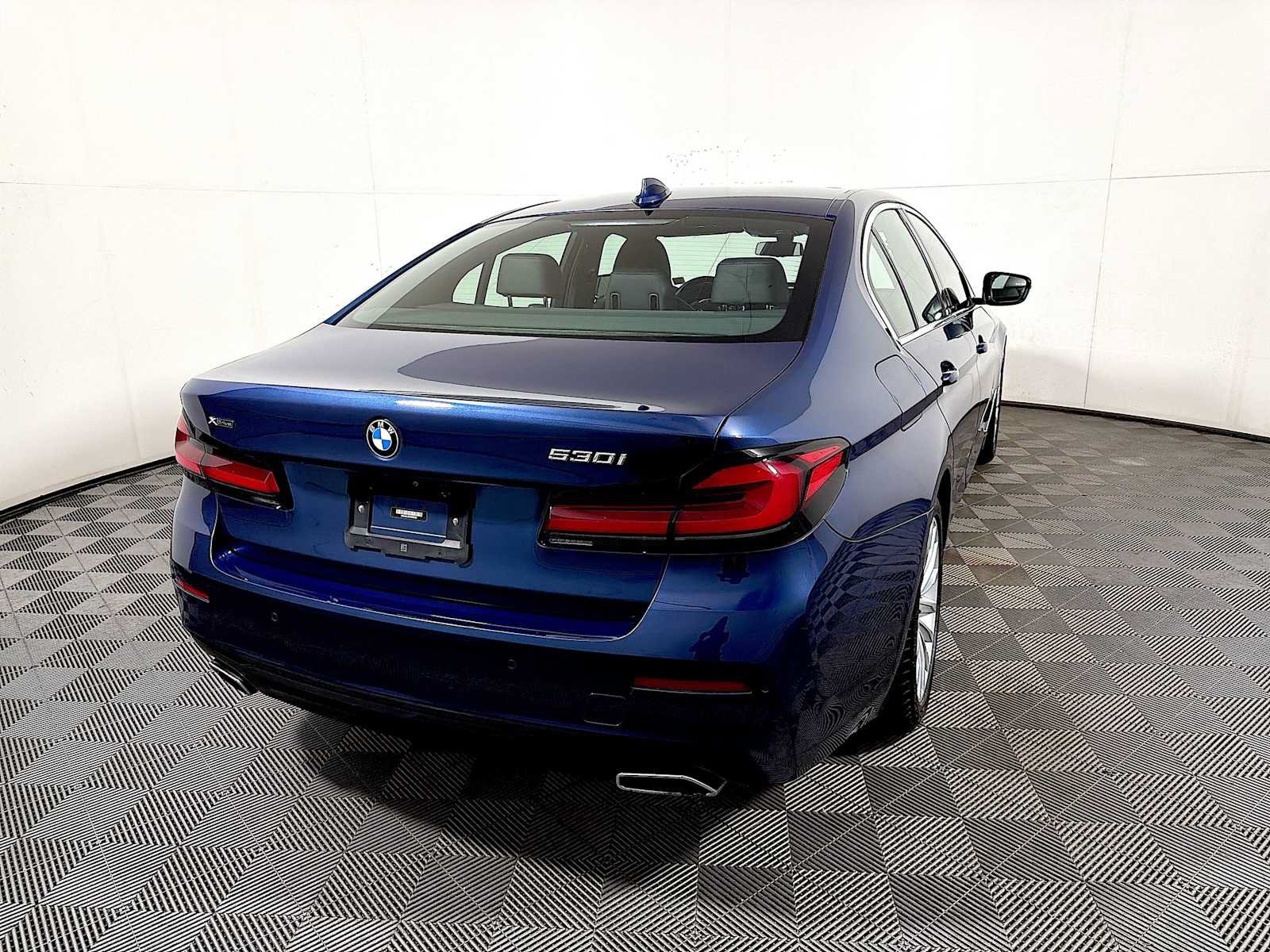 Certified 2023 BMW 530i xDrive w/ Convenience Package AWD/4WD image 6