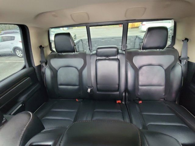 Used 2019 RAM 1500 Laramie w/ Off Road Group AWD/4WD image 5