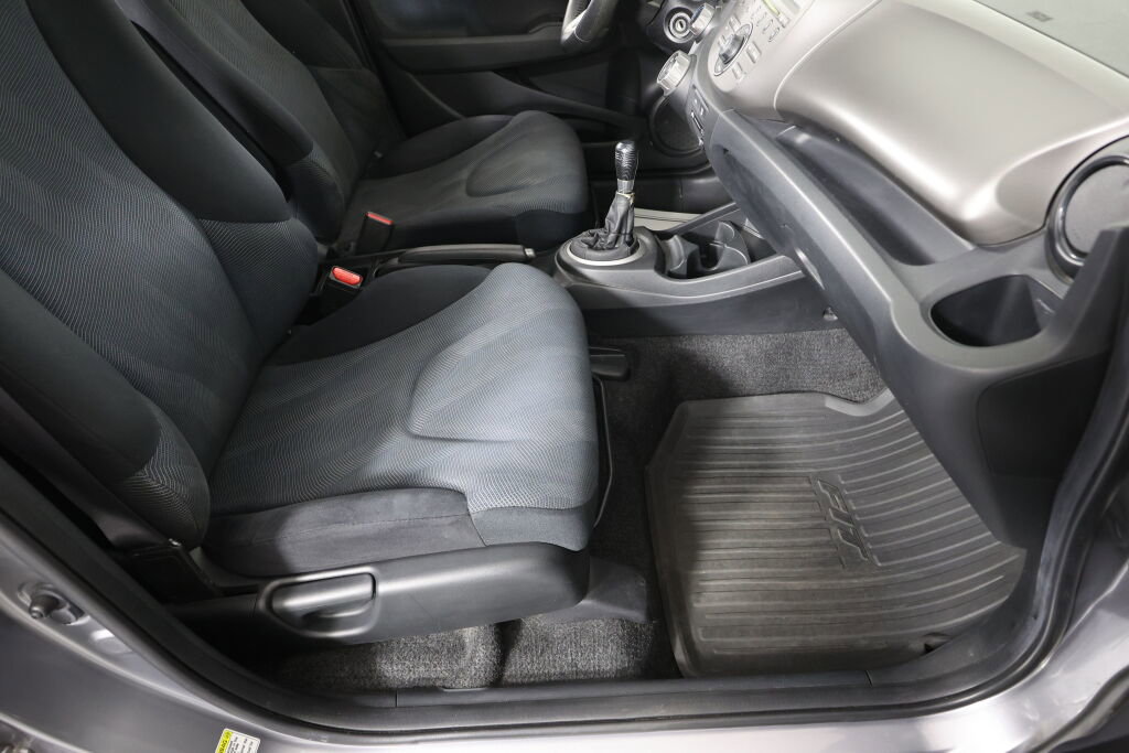 Used 2009 Honda Fit Sport image 26