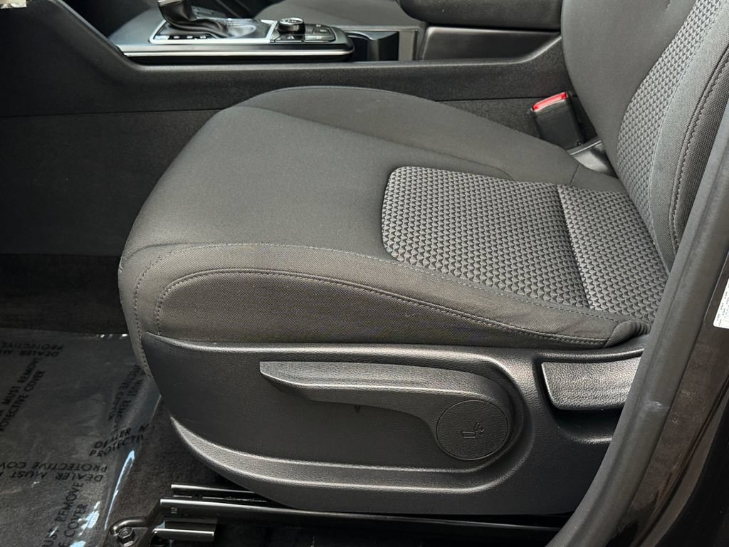 Certified 2025 Kia Sportage LX AWD/4WD image 17