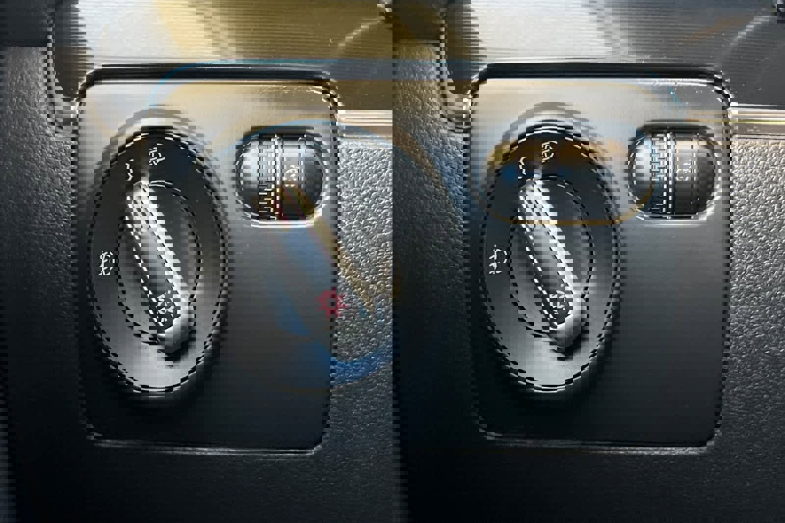 Used 2012 Volkswagen GTI 4-Door image 27