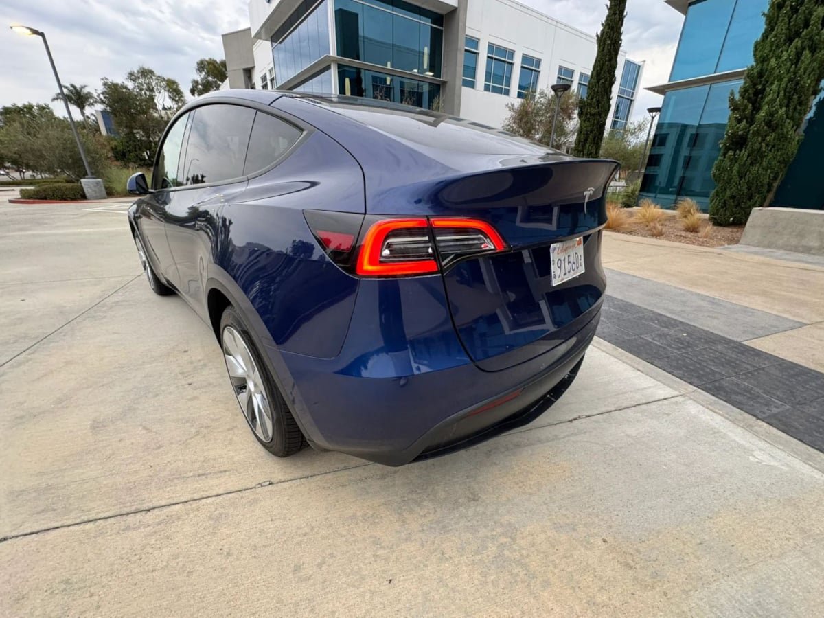 Used 2023 Tesla Model Y Long Range AWD/4WD image 7