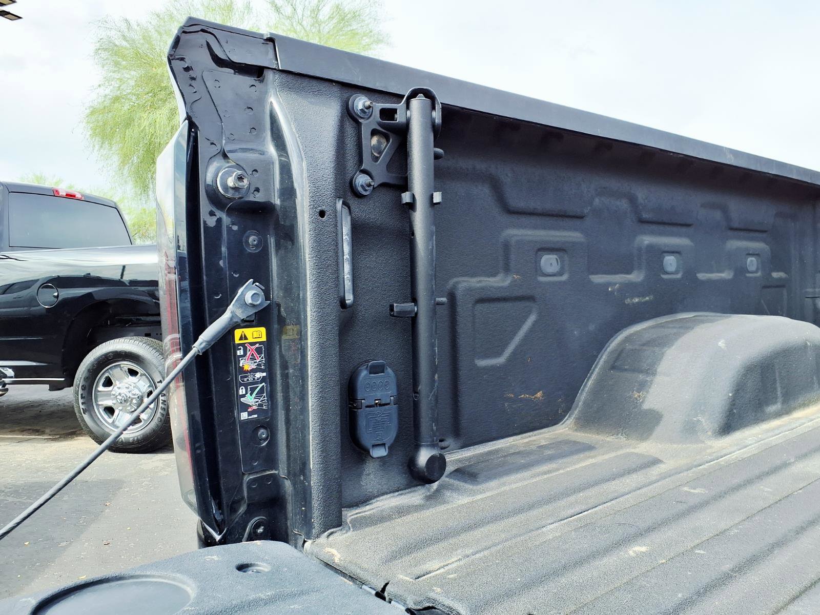 Used 2024 GMC Sierra 2500 AT4 w/ AT4 Premium Plus Package AWD/4WD image 17