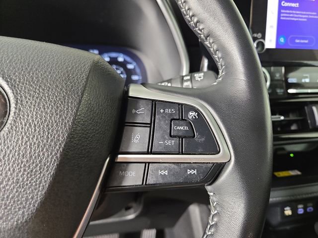 Used 2025 Toyota Highlander XSE AWD/4WD image 25