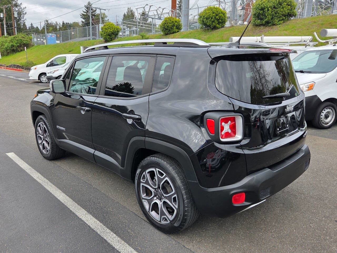 Used 2016 Jeep Renegade Limited FWD image 5