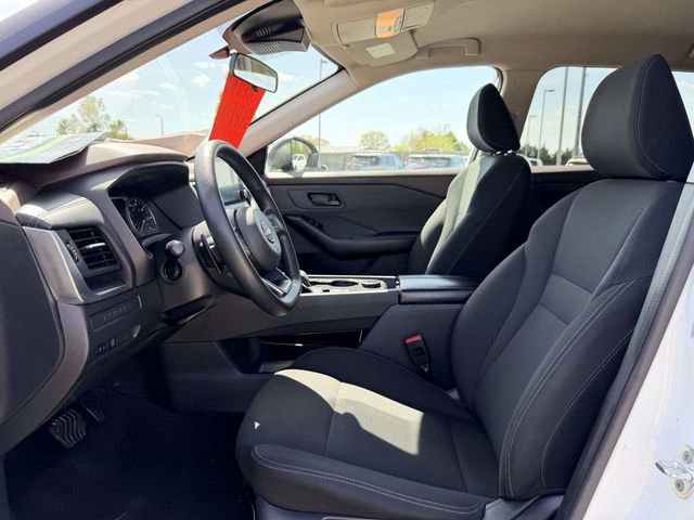 Used 2023 Nissan Rogue S AWD/4WD image 16