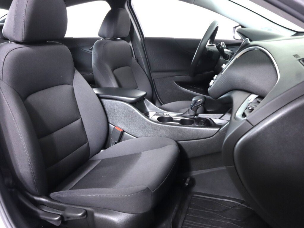 Used 2023 Chevrolet Malibu LS FWD image 33