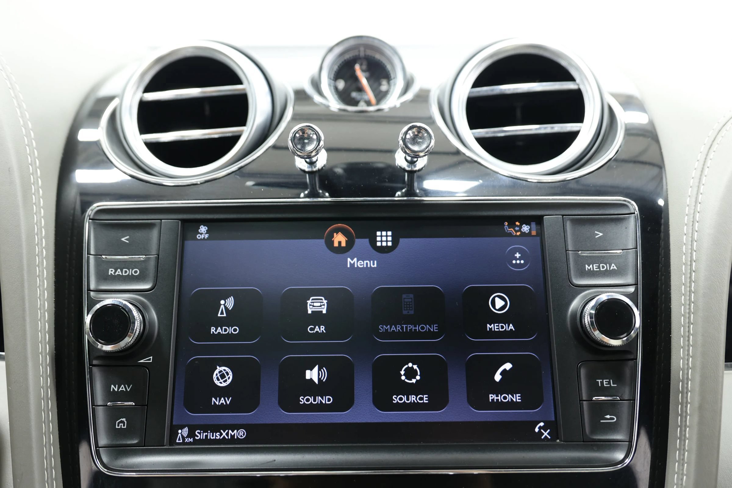 Used 2018 Bentley Bentayga Onyx Edition AWD/4WD image 41