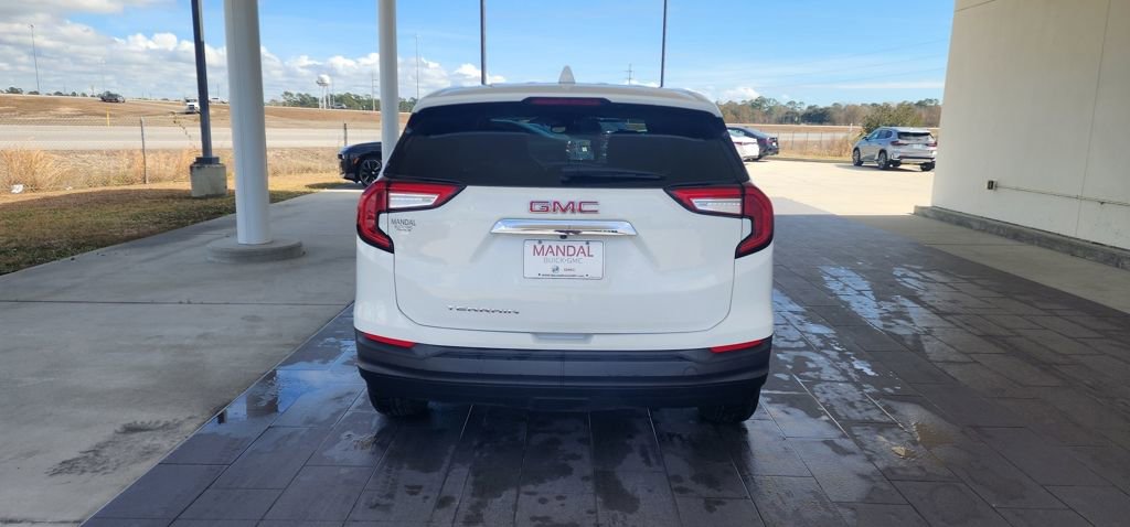 Used 2024 GMC Terrain SLE image 7