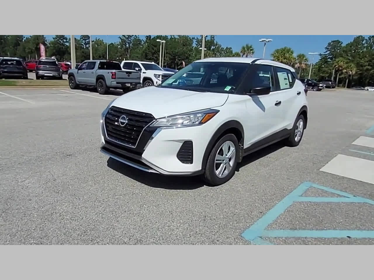 New 2025 Nissan Kicks Play S image 20