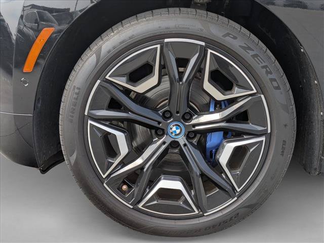 Used 2024 BMW iX xDrive50 w/ Premium Package AWD/4WD image 9