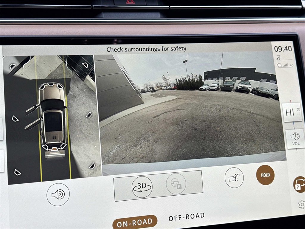 Used 2024 Land Rover Range Rover Long Wheelbase SE image 22