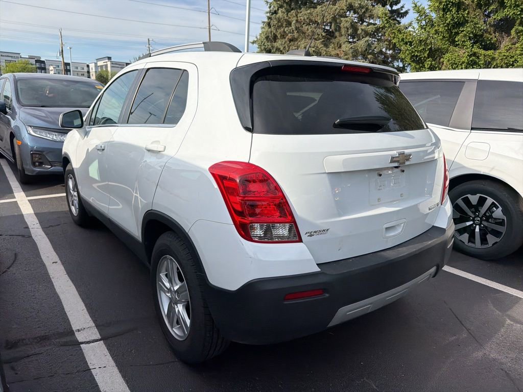 Used 2016 Chevrolet Trax LT w/ LT Sun and Sound Package FWD image 2
