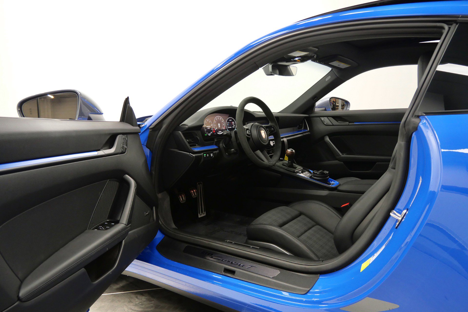 Used 2026 Porsche 911 Carrera T image 23