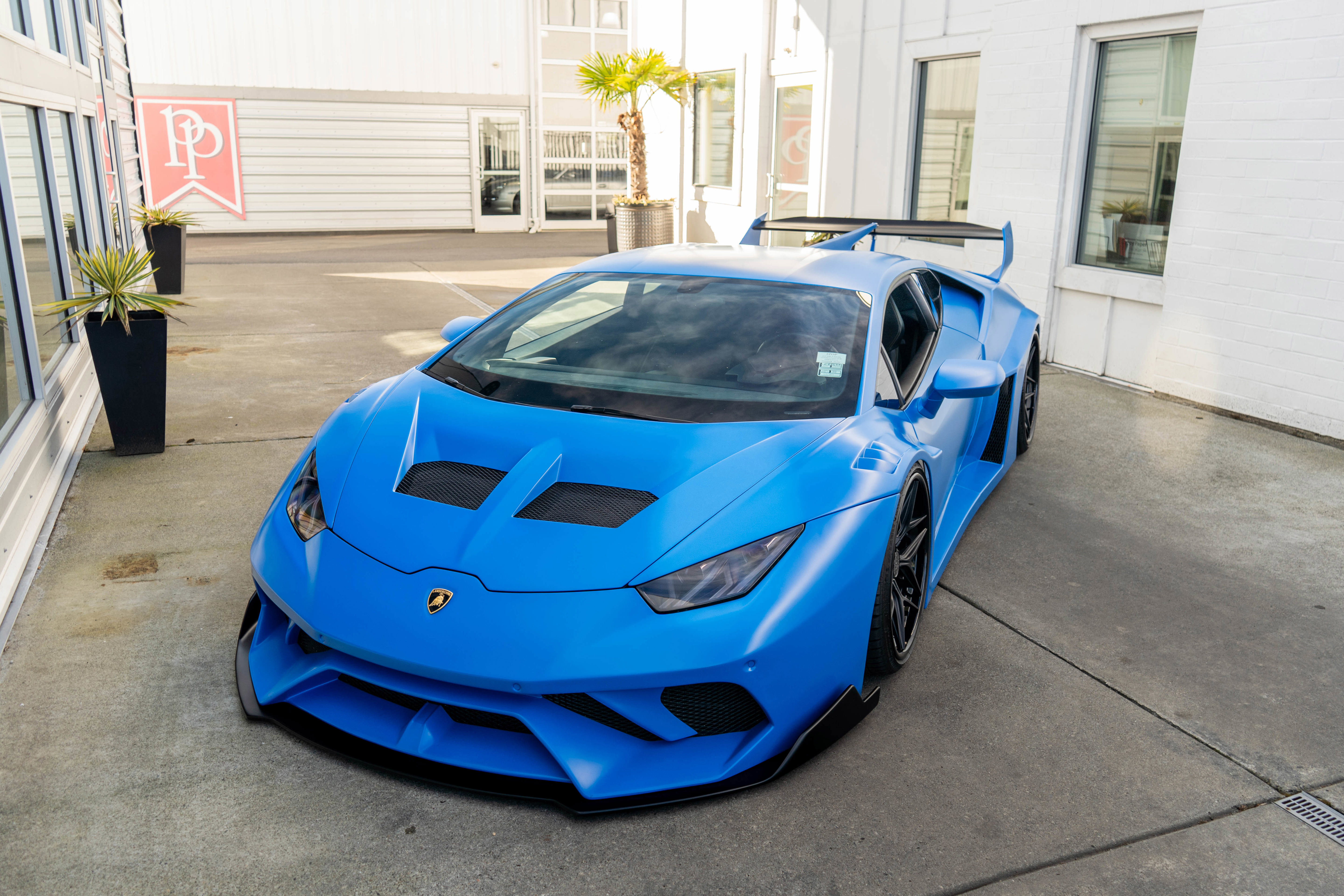 Used 2016 Lamborghini Huracan LP 580-2 RWD image 4