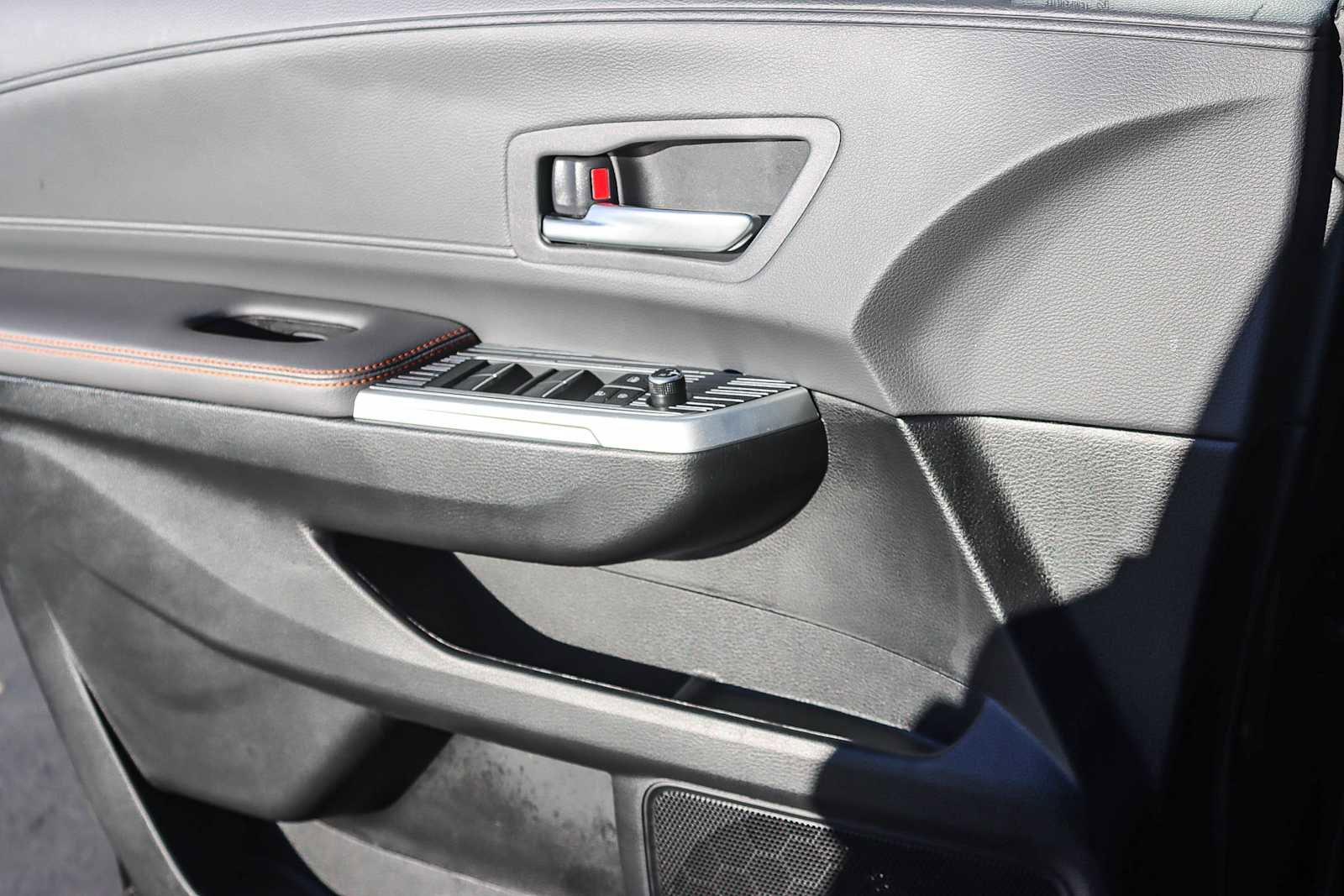 Used 2023 Toyota Sienna XSE image 21