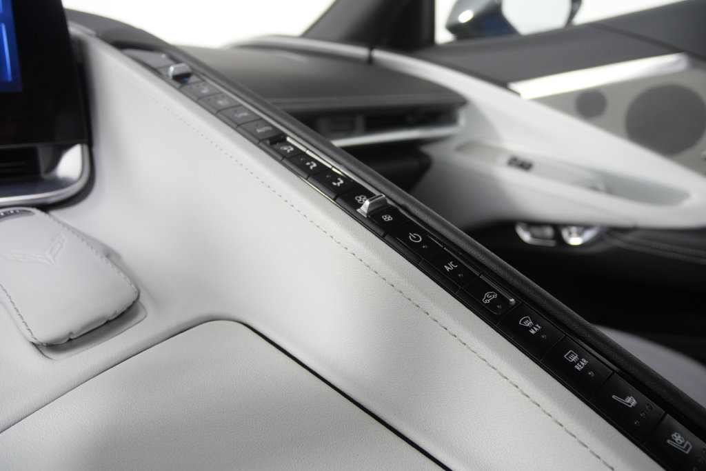 Used 2024 Chevrolet Corvette Stingray Preferred Conv w/ Z51 Performance Package RWD image 27