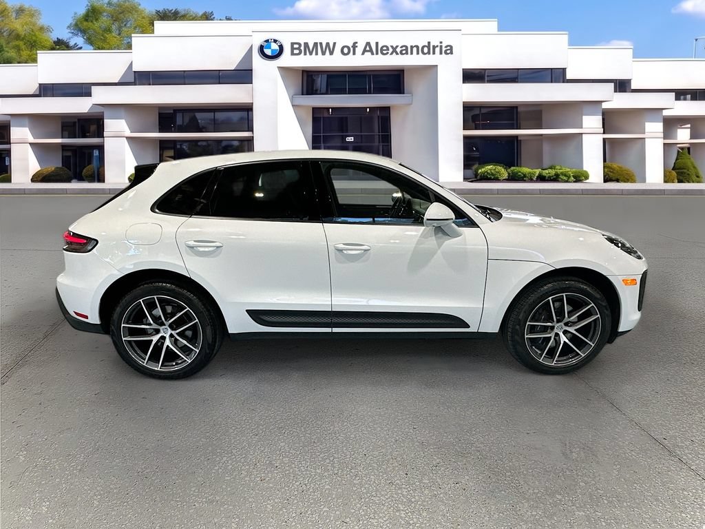 Used 2024 Porsche Macan AWD/4WD image 4